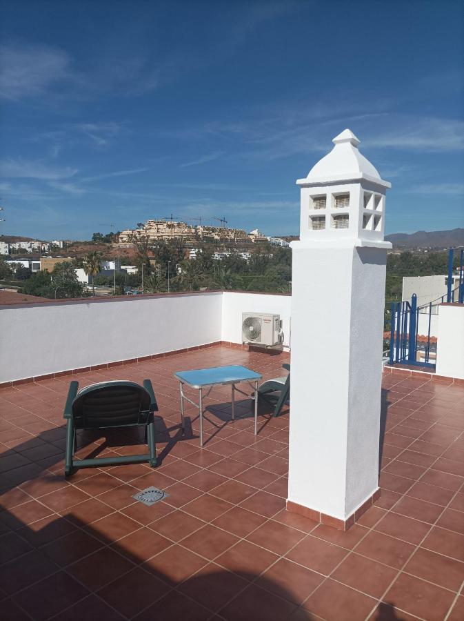 Апартаменты Atico Cala De Михас Экстерьер фото